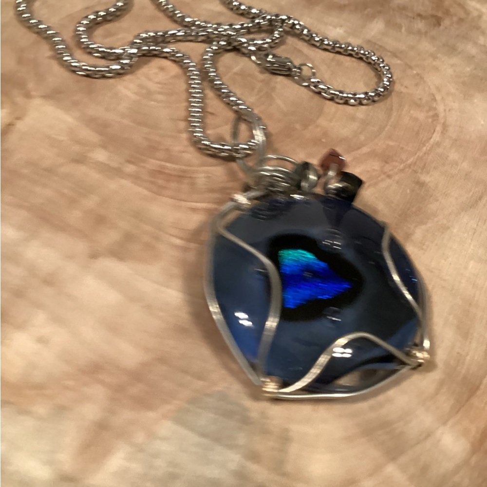 Midnight Blue Pendant Necklace - Picture 3 of 4